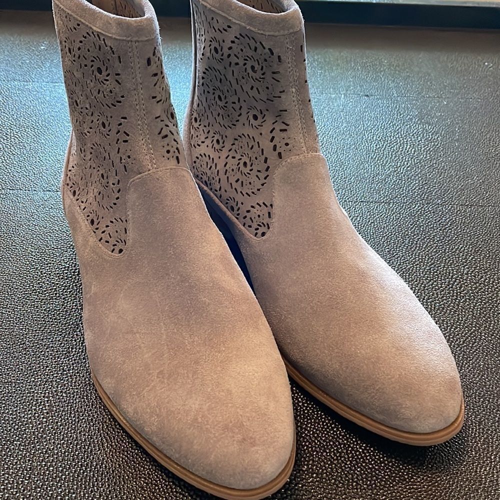 Jack Rogers Ronnie Bootie gray suede size 8 - Picture 3 of 9